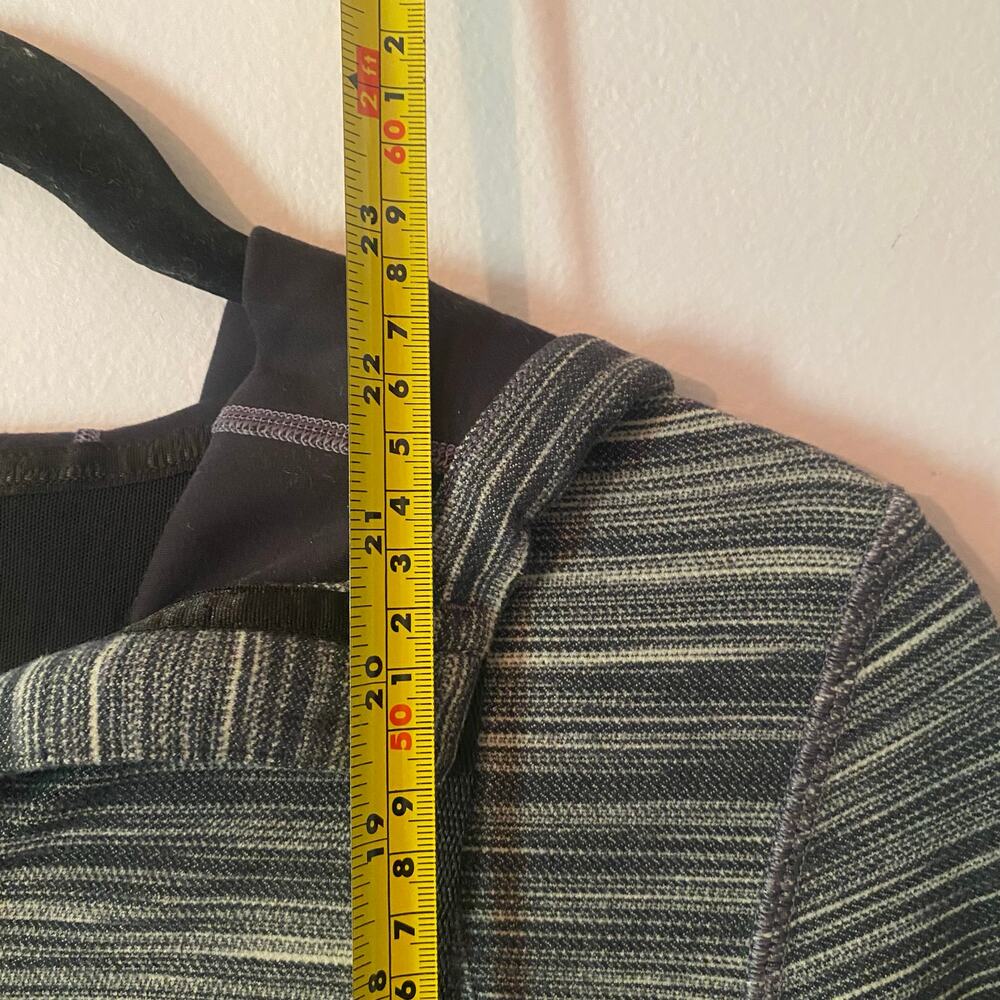Lululemon Gray Hooded Define Jacket Heathered Stripe Full Zip Athleisure size 6 - Picture 11 of 11